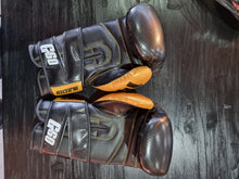 Load image into Gallery viewer, KIXX PU G60 Boxing Gloves
